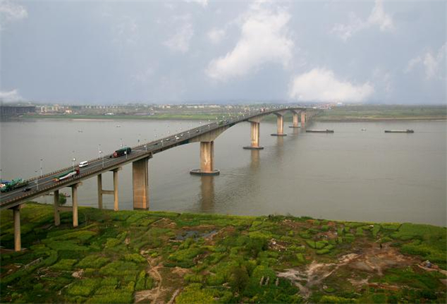 湖北黄石长江公路大桥（1995年12月）