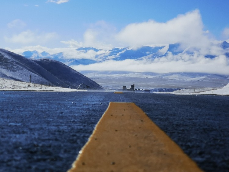 雪天河鄂路面.jpg