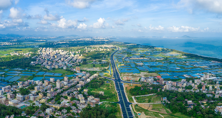 广东滨海旅游公路茂名段航拍